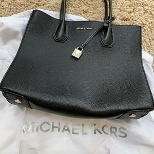 Michael Kors Large Mercer tote bag NWOT